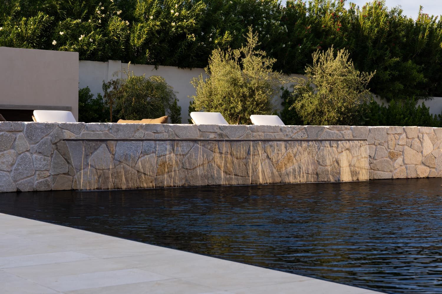 Hoss — water wall into black water
