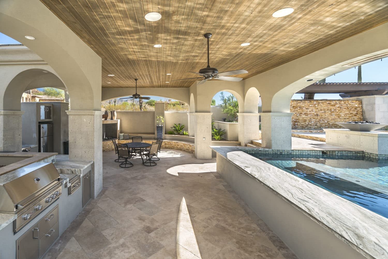 Luxury pool builder in Mesa, AZ