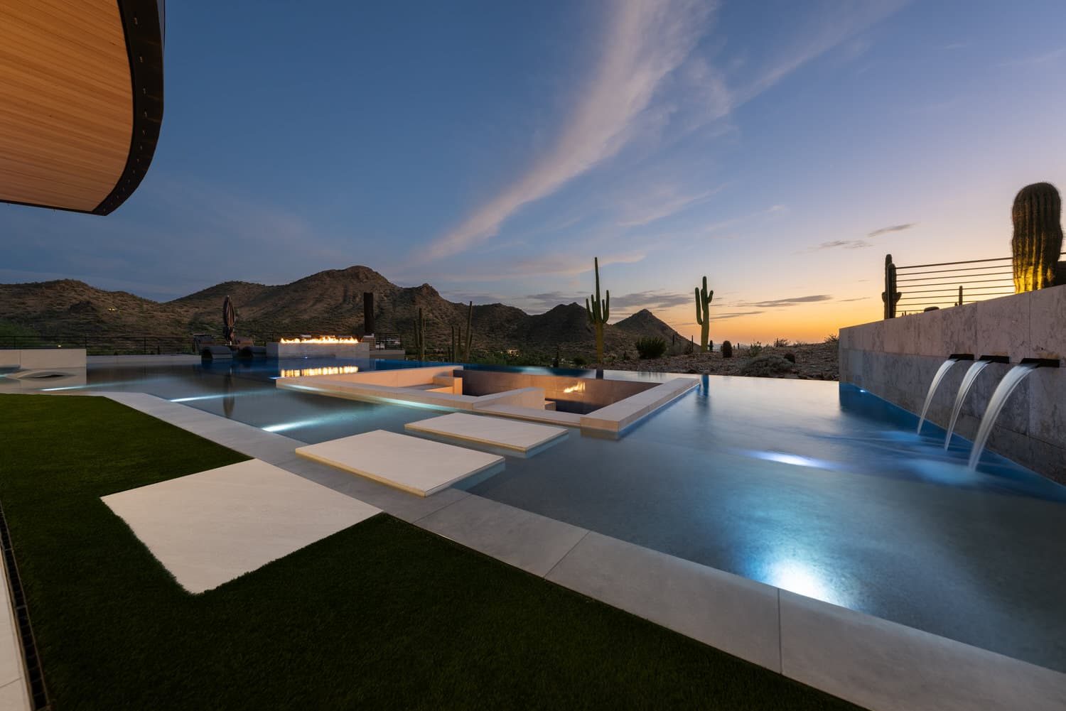 Infinity-Edge Pools