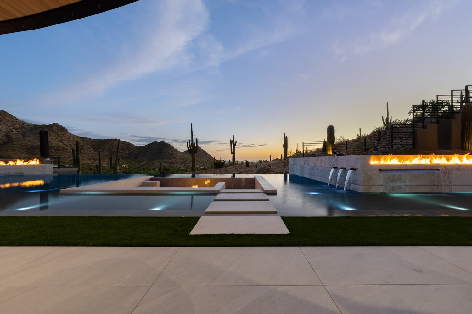 Infinity-Edge Pools