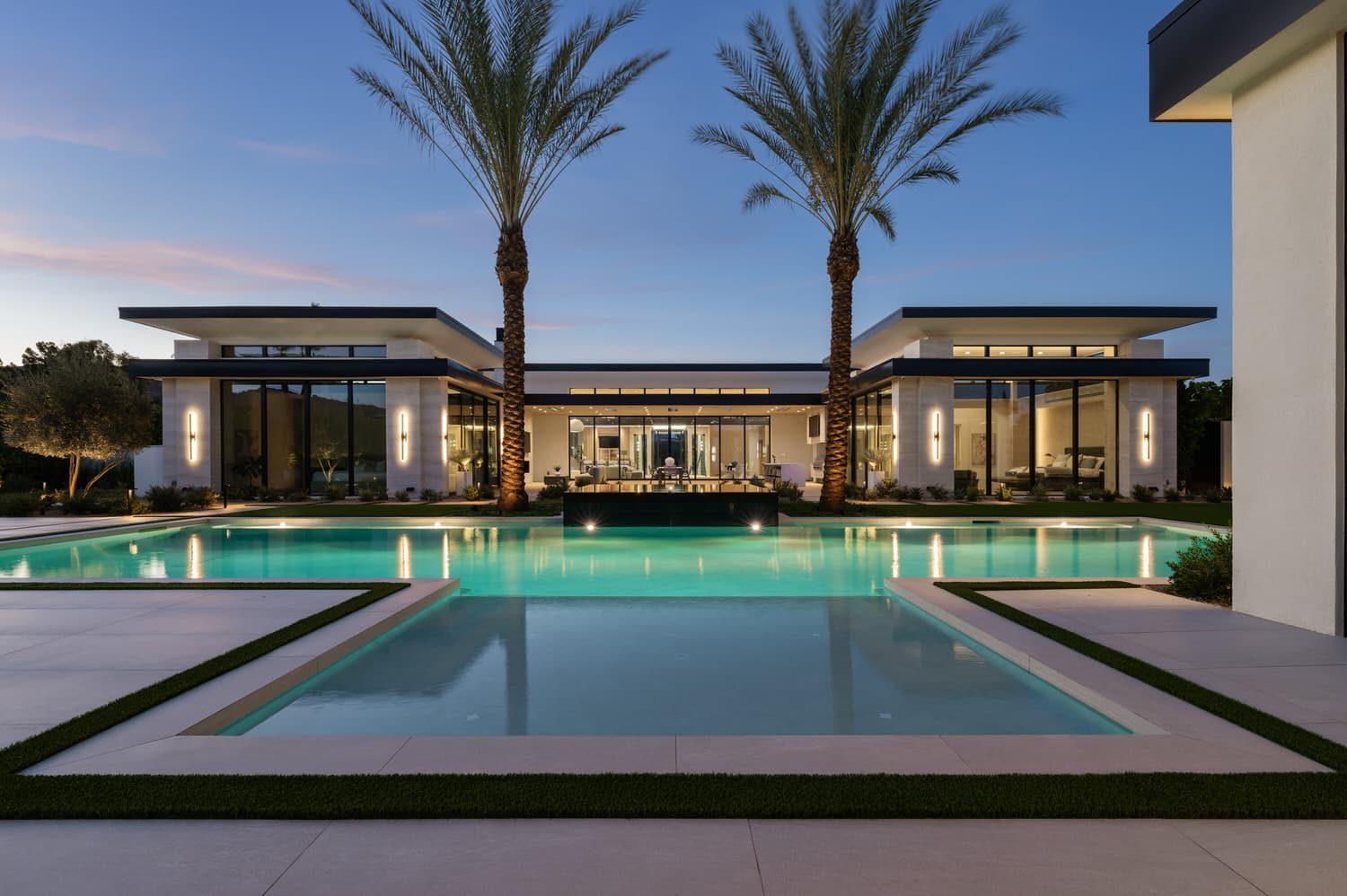 Custom Swimming Pools
