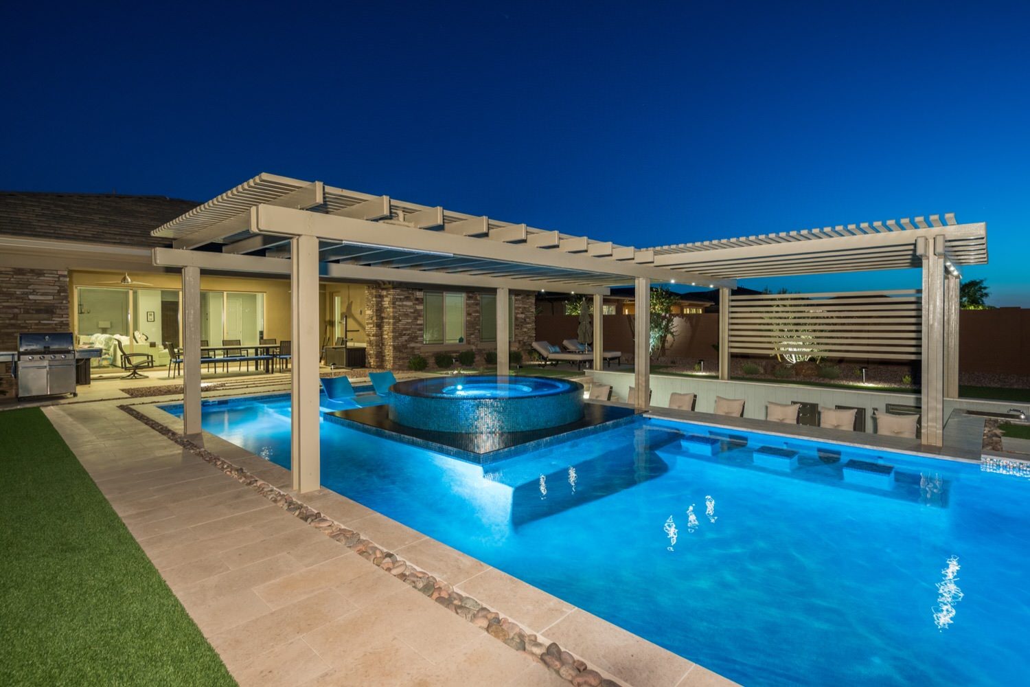 Raised spa with tiled face